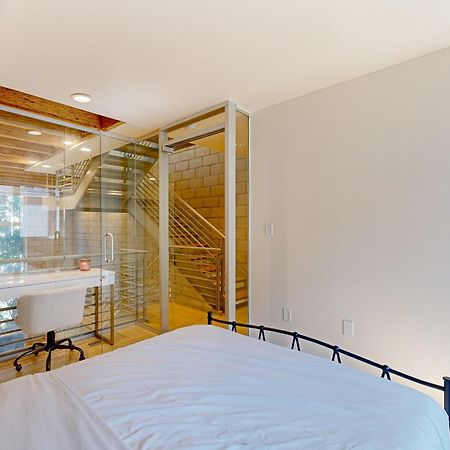 Modern Loft-Style Townhouse In Los Angeles Ngoại thất bức ảnh